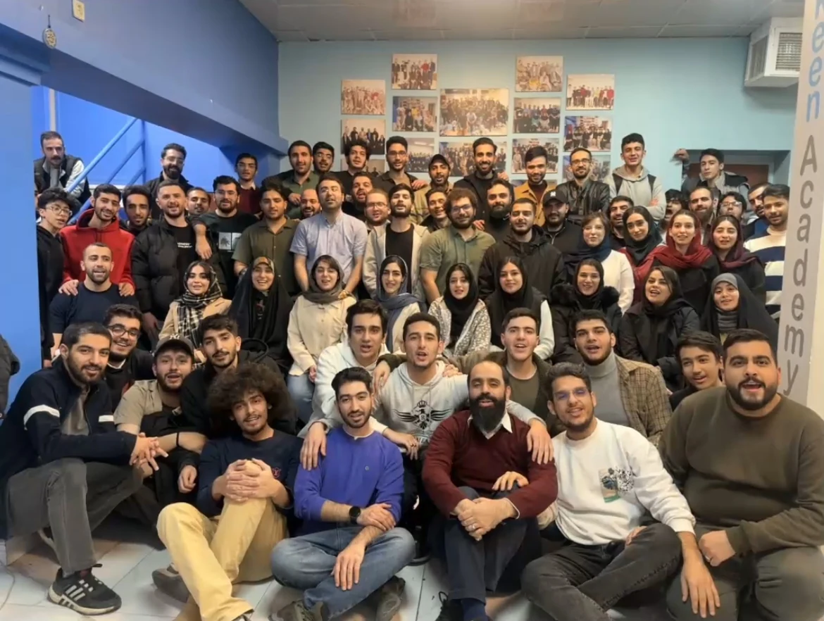 دانشجویان و مکینی‌های موفق آکادمی مکین